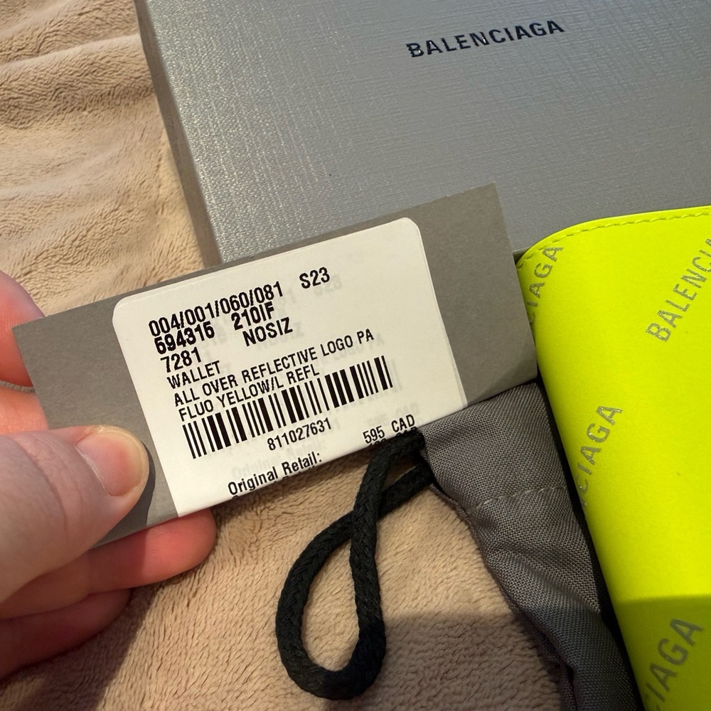 Balenciaga Neon green Repeating Logo Bifold Wallet - Picture 8 of 9